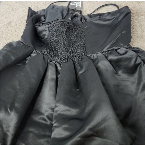 Chic Strapless Black Dress - Picture 2 of 3